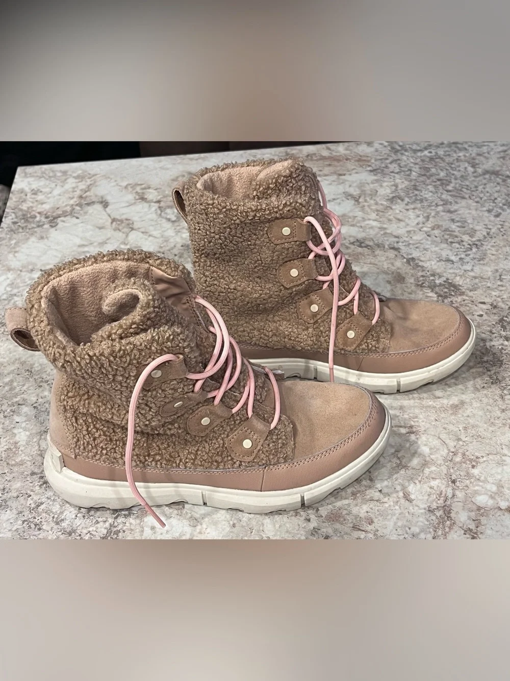 Sorel Explorer II Joan Cozy Boot in Nova Sand Women Sz 8.5
